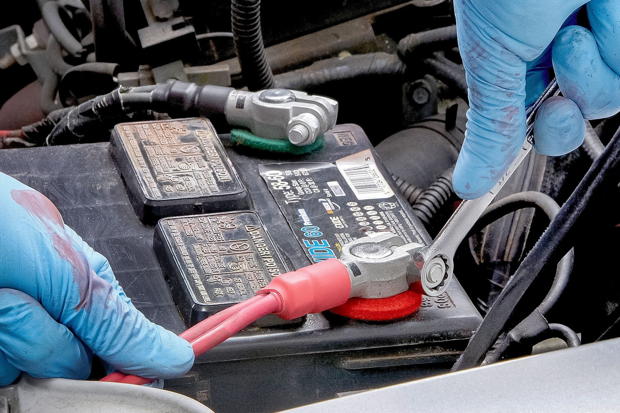 Mobile battery fitting in London with voltage checks